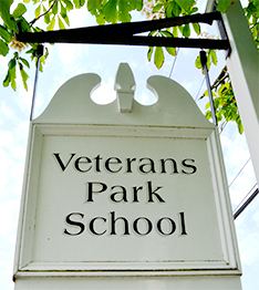 Veterans Park School sign